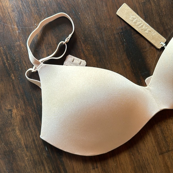 SKIMS Wireless form push up bra NWT - Picture 2 of 8